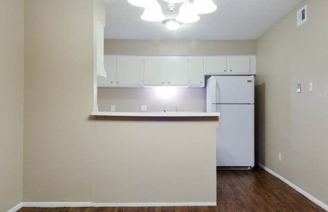 Jackson Square Apartments Gallery 3