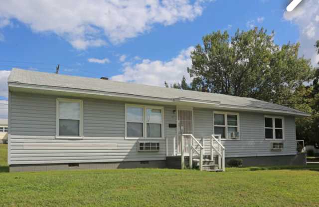 NEWLY RENOVATED! 2-Bedroom Near Downtown  WSSU – Villas at Park Terrace - 208 Lakeview Boulevard, Winston-Salem, NC 27105