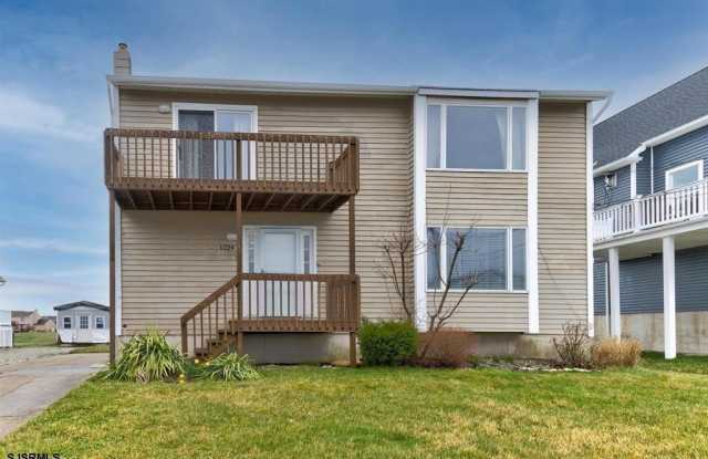 1224 E Shore Dr photos photos