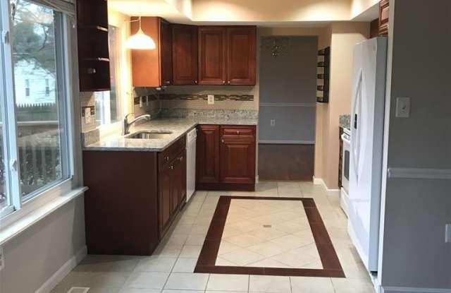 8523 BETTERTON COURT Gallery 2