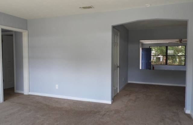 6085 ROBBINS CIR S Gallery 3