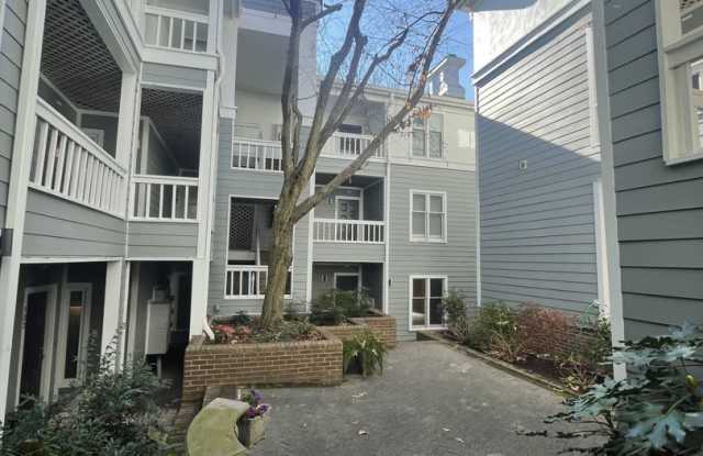 3 Bd 2 ba Condo Gallery 4