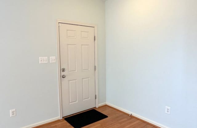 Beautiful 4 Bedroom 2.5 Bath SFH in Sought After Linton Crest Neighborhood For Rent! Gallery 3