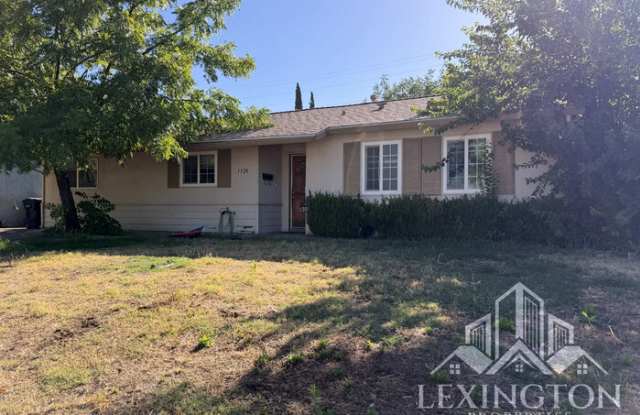 1320 Shadowglen Road photos photos