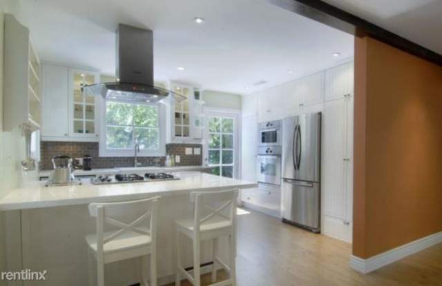 8634 Sunnyslope Drive Gallery 4