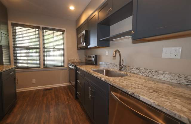 10411 Timberwood Circle Gallery 4