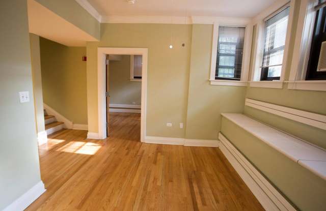 5535 S Kimbark Gallery 2