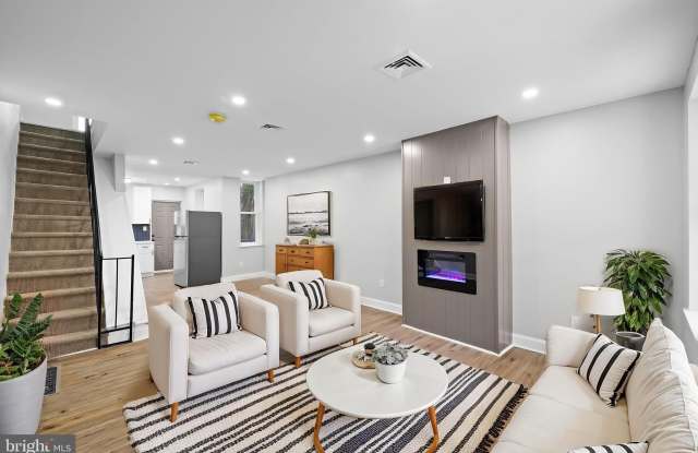 1671 N WILTON STREET photos photos