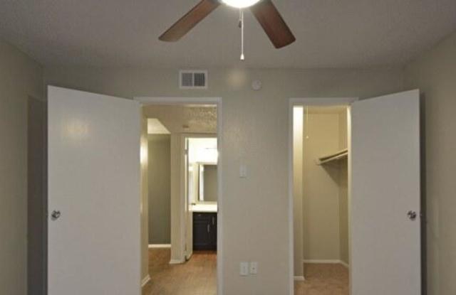 8958 N Lamar Blvd photos photos 8958 N Lamar Blvd photos photos