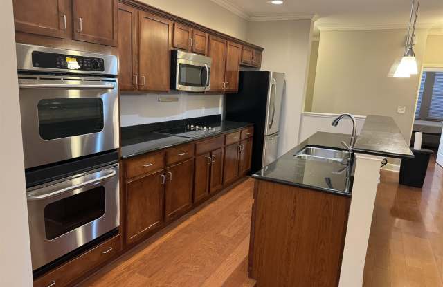 70 W CAROLINA - 70 West Carolina Avenue, Memphis, TN 38103