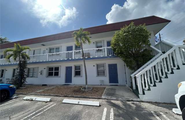 609 NE 6th Ct photos photos