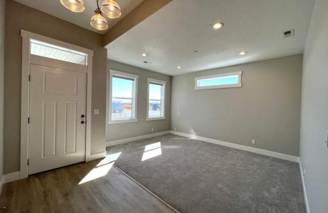 Gorgeous Richland Home Near Country Mercantile Gallery 4