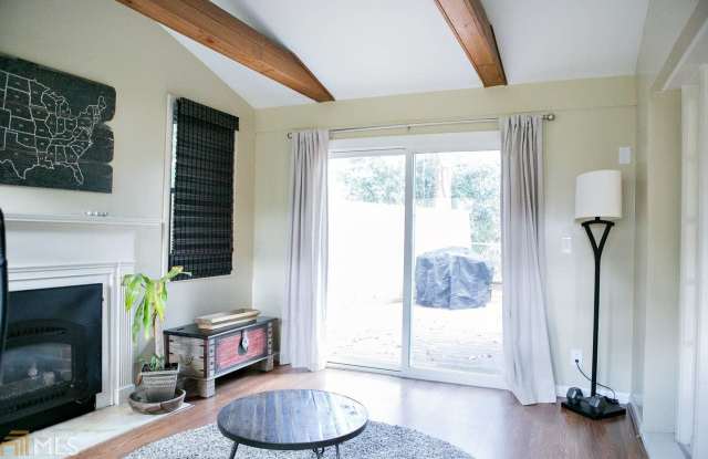 2715 Ridgemore Gallery 2