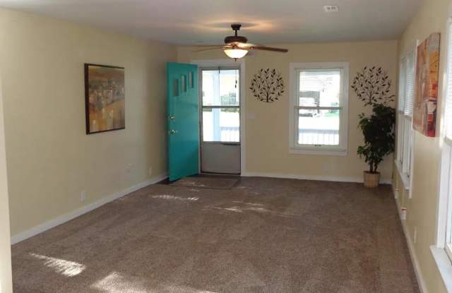 Super nice 3BR, 1BTH rancher! Gallery 4