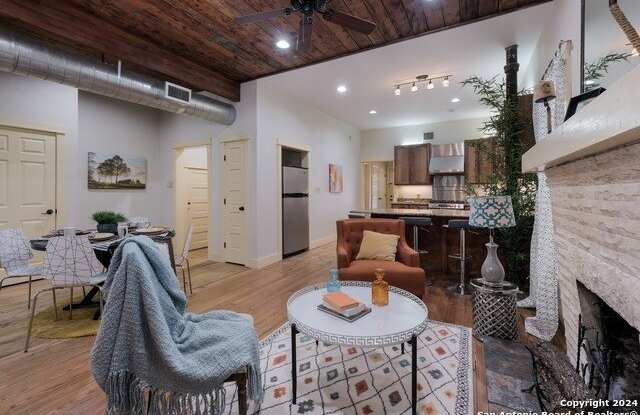 215 IRA AVE photos photos
