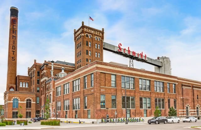 Schmidt Artist Lofts Gallery 2