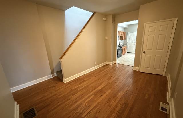 1205 Glyndon Ave photos photos