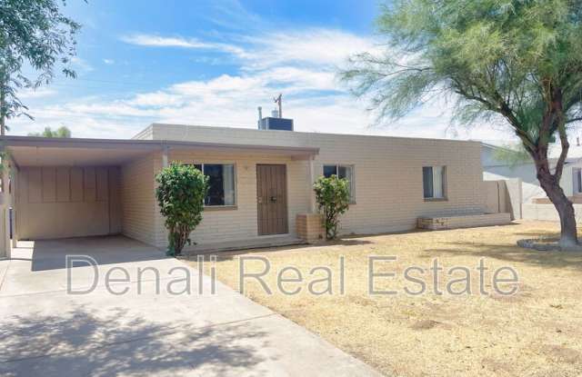 8107 W Earll Dr - 8107 West Earll Drive, Phoenix, AZ 85033