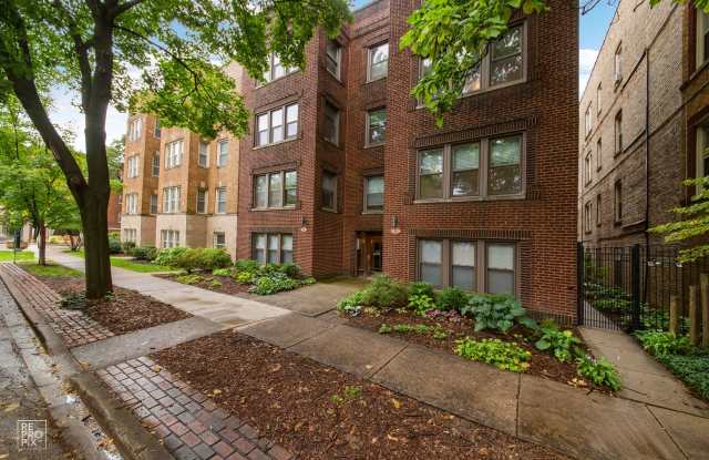 2-Bedroom Gem in Oak Park Historic District photos photos