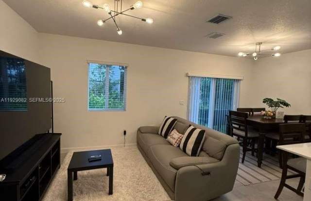 5180 SW 37th St photos photos