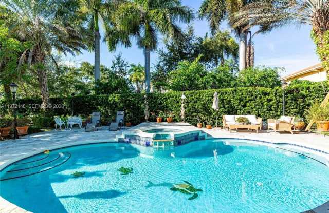 7587 SW 189th St photos photos