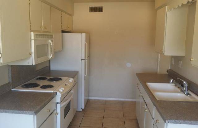 10127 N 95th Dr # B Gallery 4