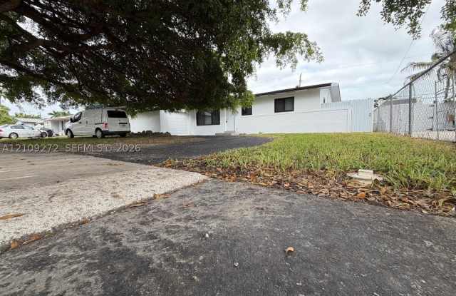 19311 Gulfstream Rd Gallery 1