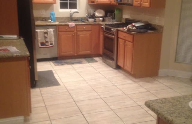 219 56th Pl Ne Gallery 2