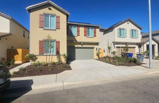 Great home in Clovis Unified School District Gallery 3
