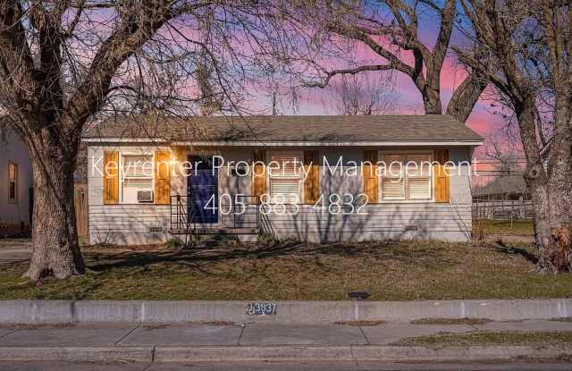 Cozy 3BD/1BTH Home Conveniently Located near I-240 & I-44 photos photos Cozy 3BD/1BTH Home Conveniently Located near I-240 & I-44 photos photos