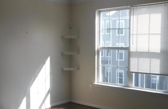 21800 FINDON COURT Gallery 3
