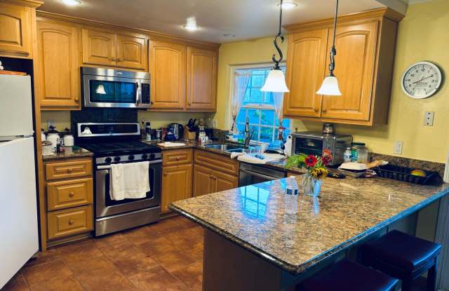 Los Robles Townhome – Flexible Furnishing Options photos photos Los Robles Townhome – Flexible Furnishing Options photos photos