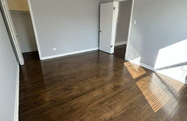 2502 N Leclaire Avenue Gallery 4