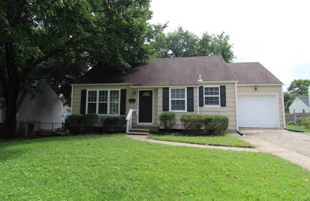 2 Bedroom 1 Bath Home in Roeland Park photos photos 2 Bedroom 1 Bath Home in Roeland Park photos photos