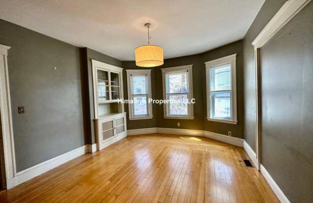 17 Edison Ave. Gallery 4