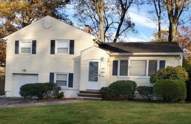 42 Cobblewood Rd - 42 Cobblewood Road, Livingston, NJ 07039