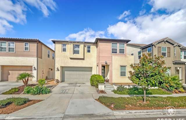 Gorgeous 4B/3BA house w/ large backyard  Washer/Dryer! photos photos