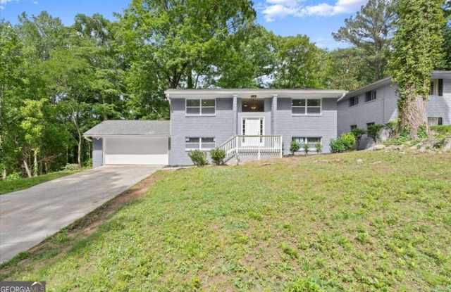 495 Larchmont Circle NW Gallery 2
