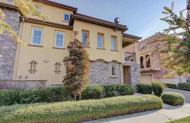 Stunning 3BD/3BA Townhouse Condo in Desirable Livermore Location - Minutes from Las Positas College! Gallery 4