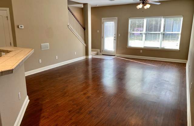 Central Austin Cool: Sleek, Stylish Living at 7504 Bennett Ave Unit B! Gallery 3