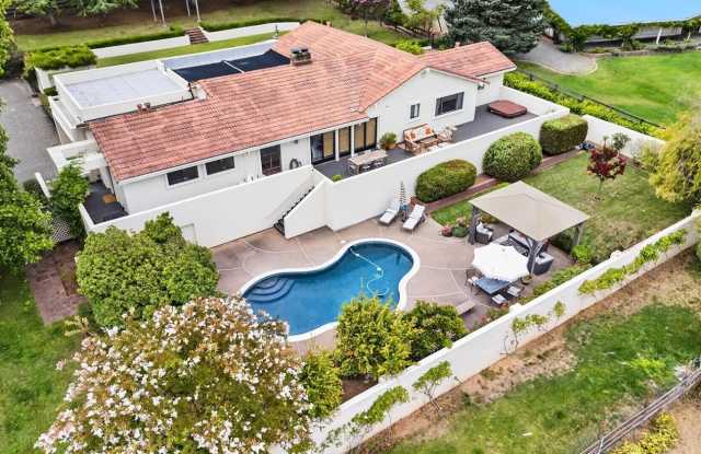 15644 Arnold Drive Gallery 1
