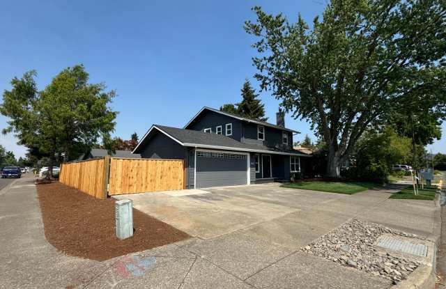 Beautiful 3bdrm/2.5bath Home- Near Cal Young Road Gallery 3