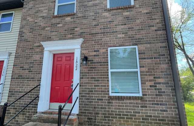 2BD/1.5BA updated townhome, quick walk to MTSU! washer and dryer included photos photos