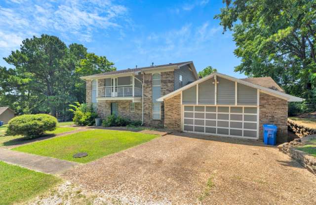 Fabulous 5 bedroom home walking distance to UofA! photos photos