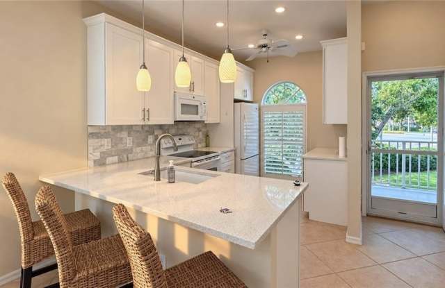 8274 Twelve Oaks Cir Gallery 4