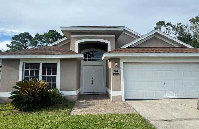 Charming 3-Bed, 2-Bath Ranch! This well-cared-for single-story ranch delivers both comfort and convenience! photos photos
