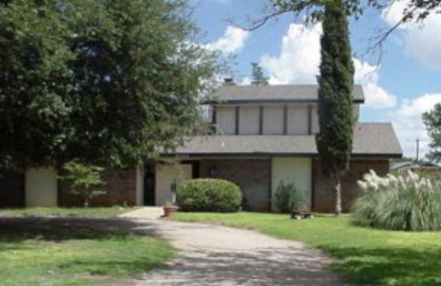 2304 Bainbridge Dr - 2304 Bainbridge Drive, Odessa, TX 79762