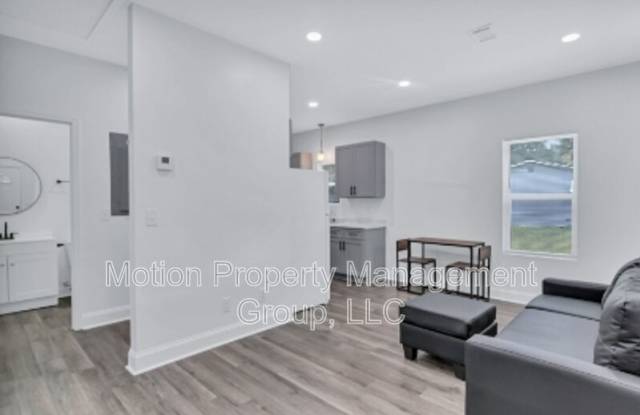 700 Carmen Ave Gallery 4