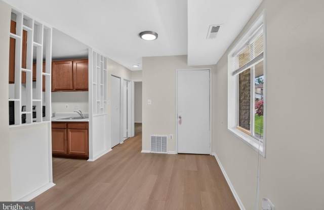 5408 85TH AVE #204 Gallery 4