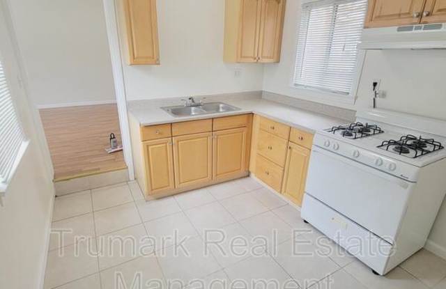 927 E Lexington Dr. Gallery 2